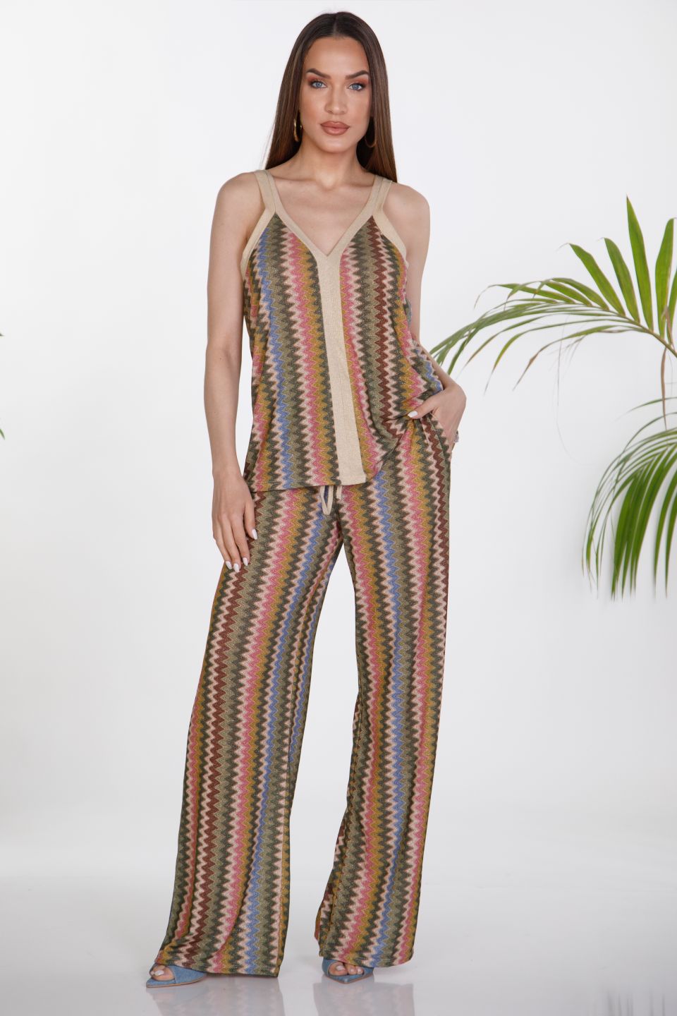 Zig-zag pattern top and trousers set