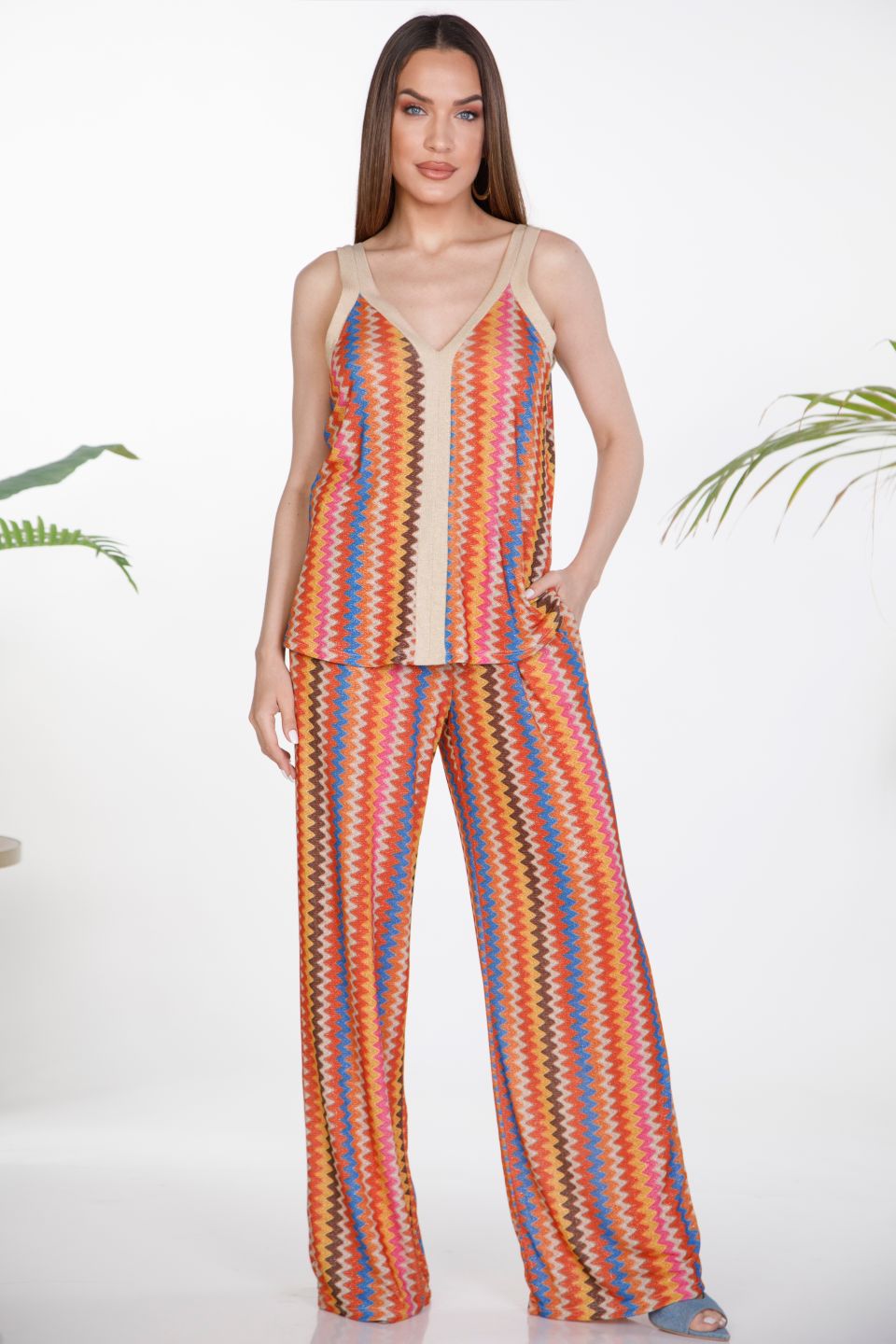 Zig-zag pattern top and trousers set