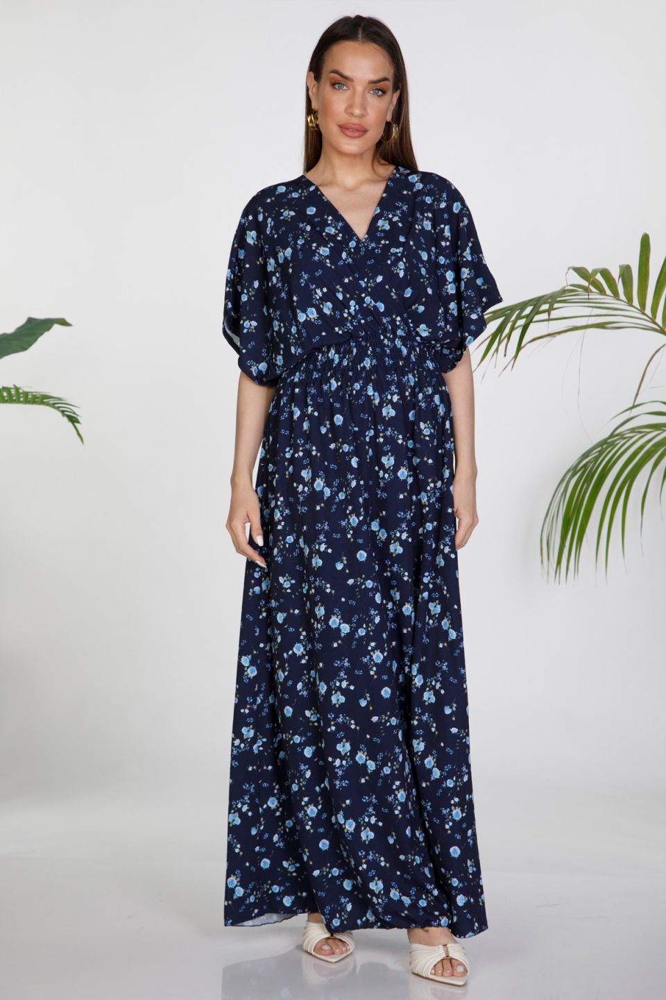 Floral maxi dress with back cutout