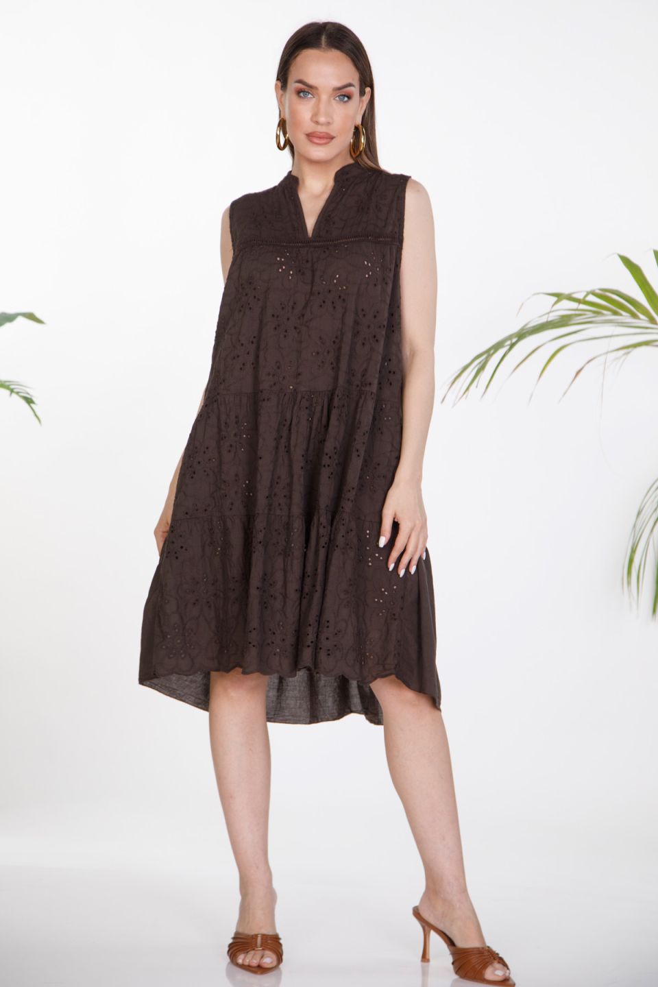 Sleeveless guipure mini dress