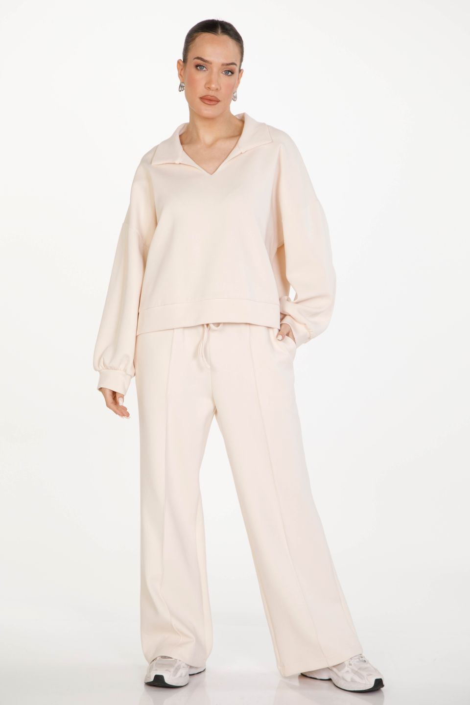 Tracksuit pants with drawstring