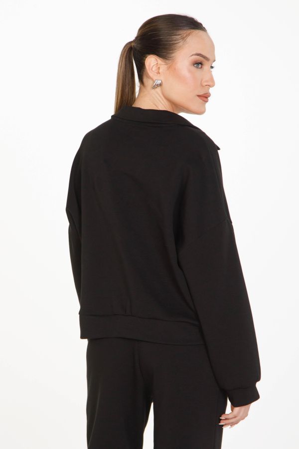 Sweatshirt with collar