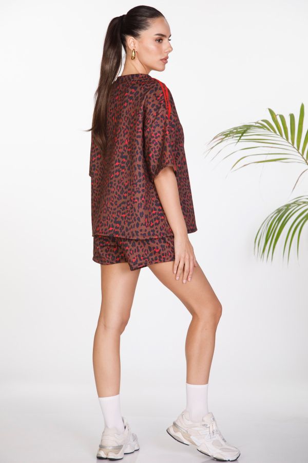 Leopard print t-shirt and shorts set with side stripes
