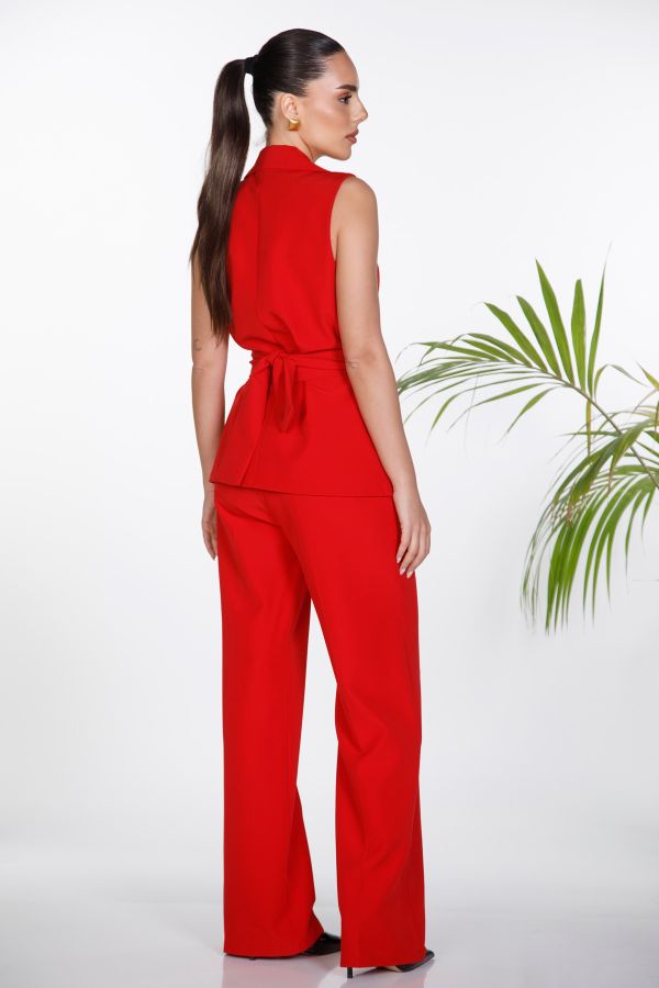 Sleeveless vest set with flower brooch & trousers