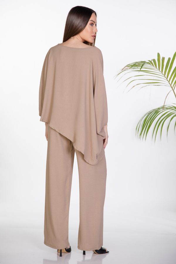 Σετ ασύμμετρη oversize μπλούζα με κολιέ και παντελόνι