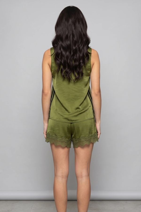 Σατέν σετ loungewear: Αμάνικο τοπ & σορτς με δαντέλα και πλαϊνή ρίγα