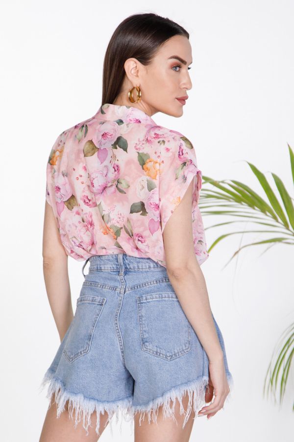Short-sleeved floral print shirt