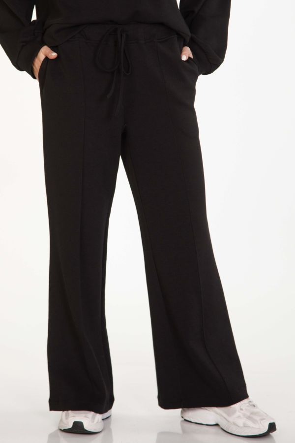 Tracksuit pants with drawstring