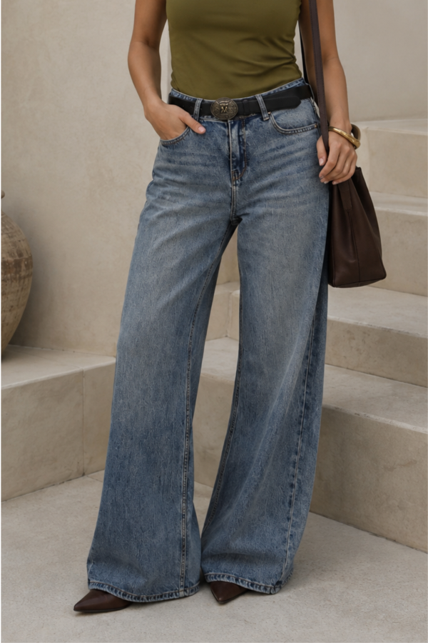 Τζιν wide leg με ζώνη και αγκράφα