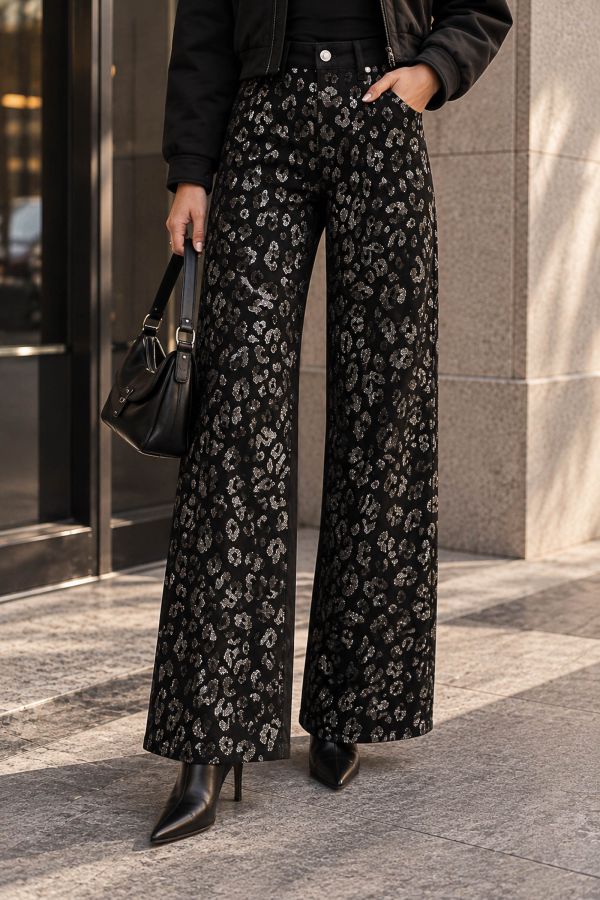 Τζιν παντελόνι με στρας σε animal print
